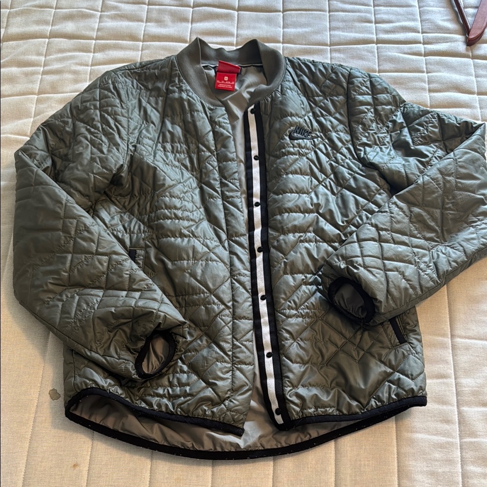 Nike xs green Quilted Jacket